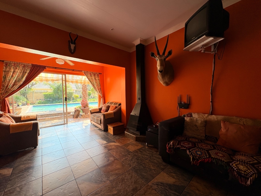 4 Bedroom Property for Sale in Flamwood North West